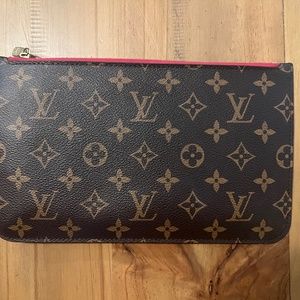 Louis Vuitton Neverfull Covhette Wristlet